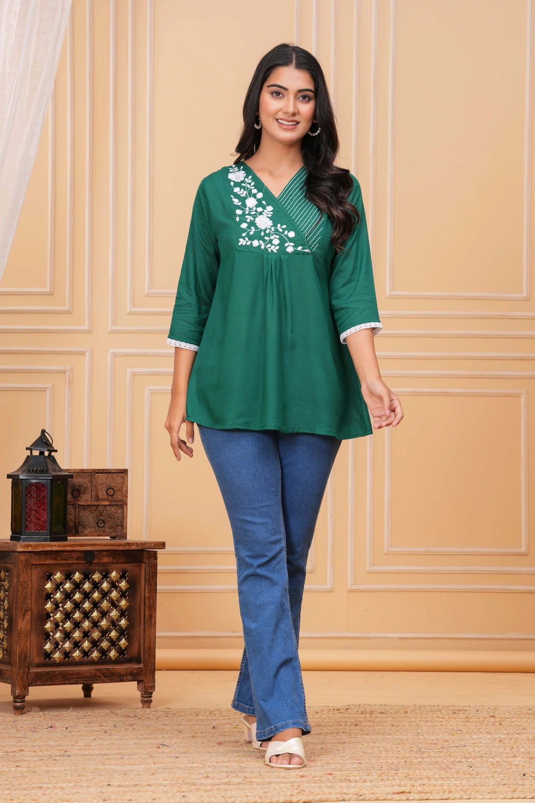 Embroidered Cotton Tunic - Elegant White Floral Design