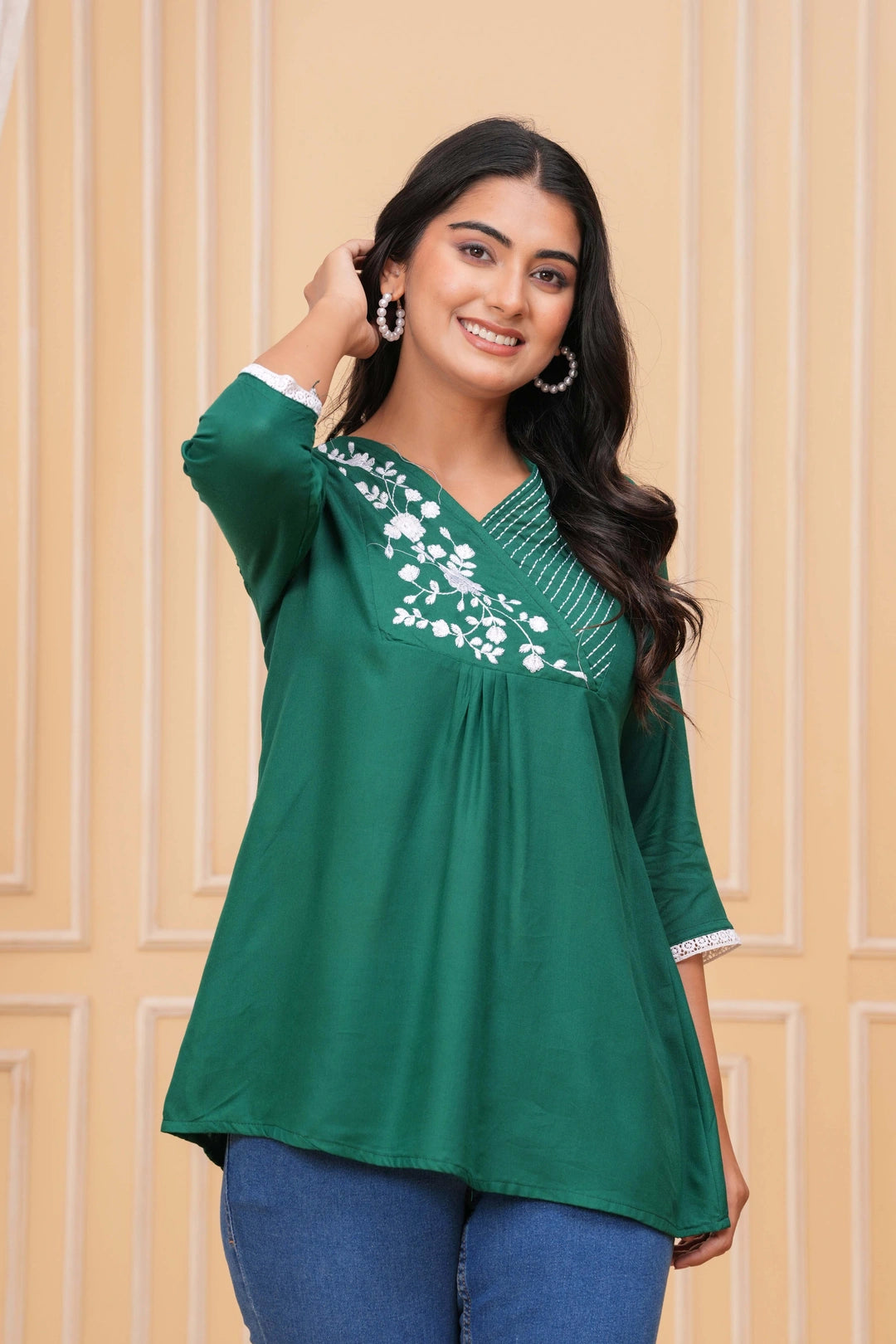 Embroidered Cotton Tunic - Elegant White Floral Design