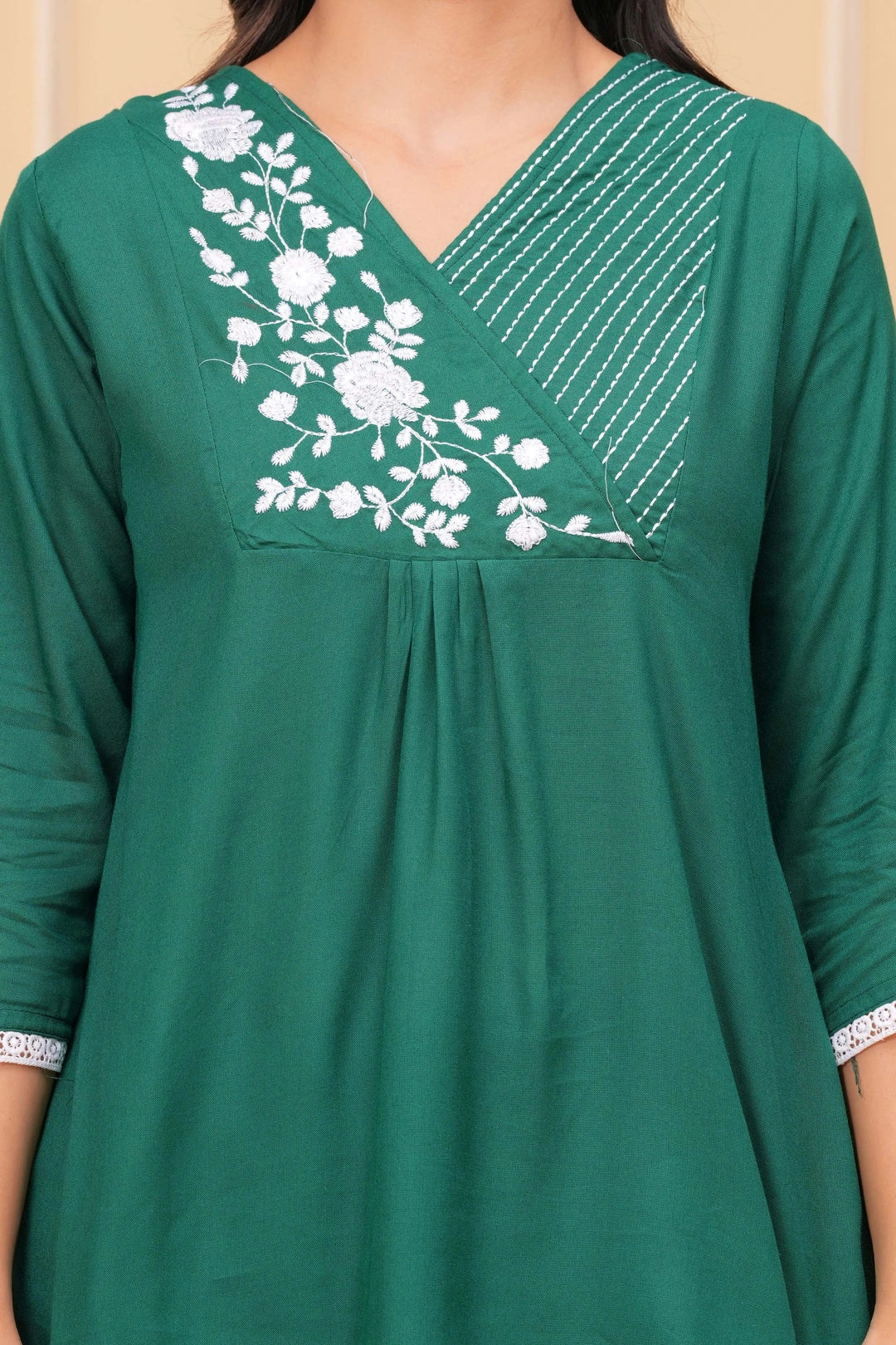 Embroidered Cotton Tunic - Elegant White Floral Design